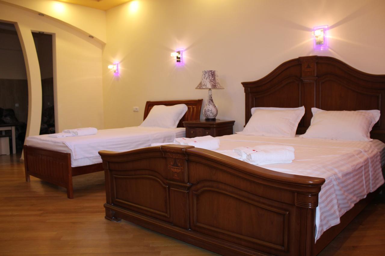 Hotel For You Yerevan Exterior photo