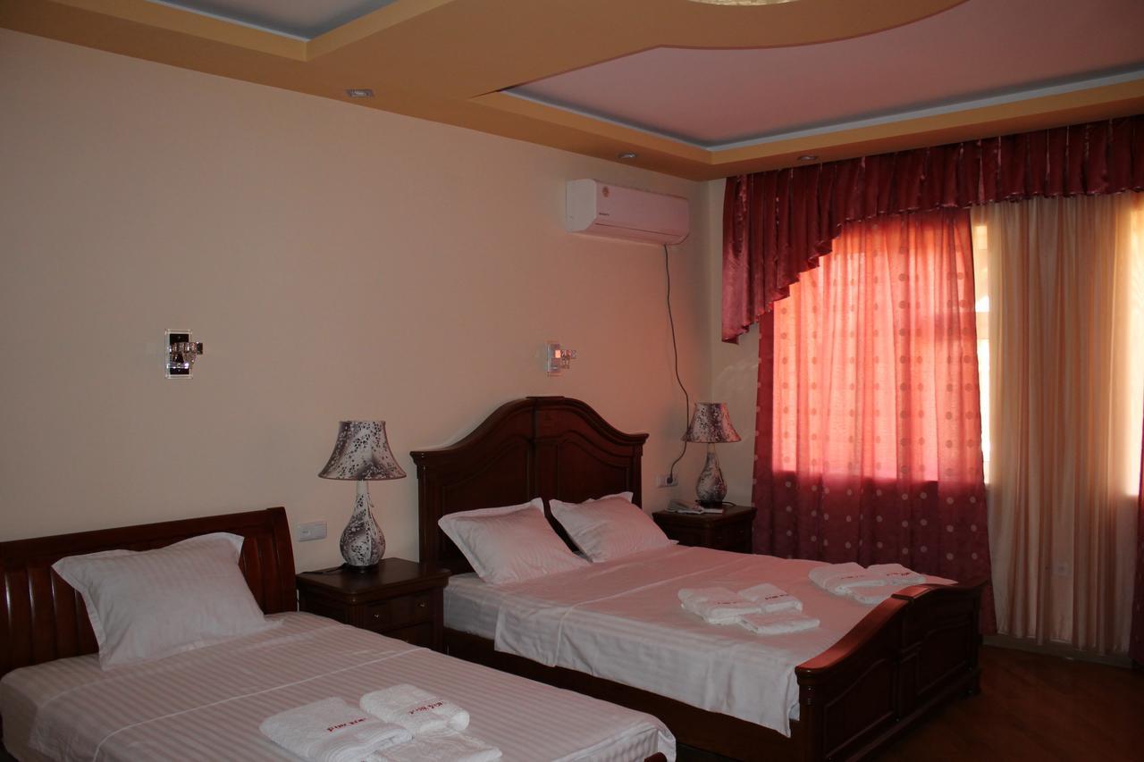 Hotel For You Yerevan Exterior photo