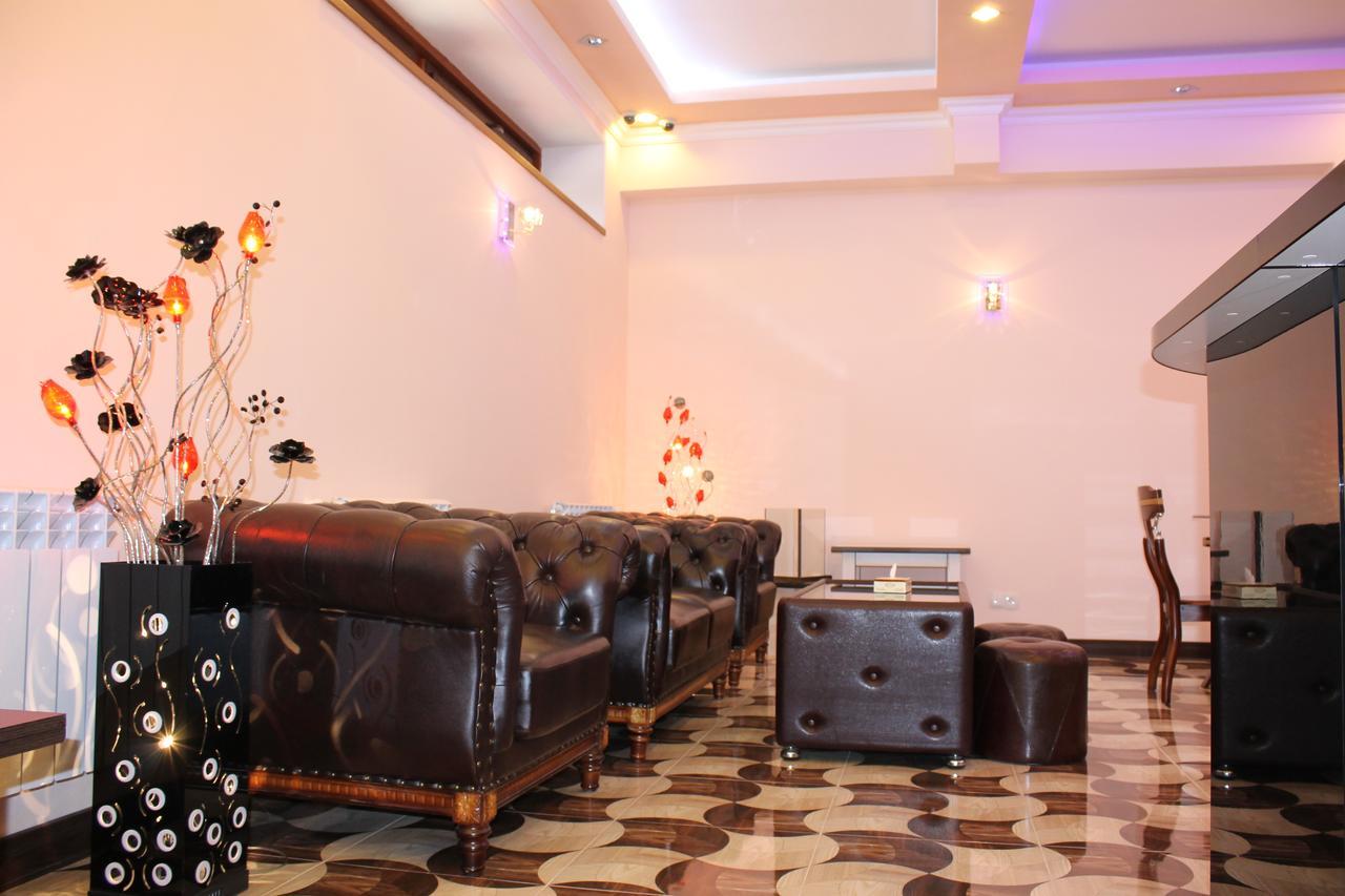 Hotel For You Yerevan Exterior photo