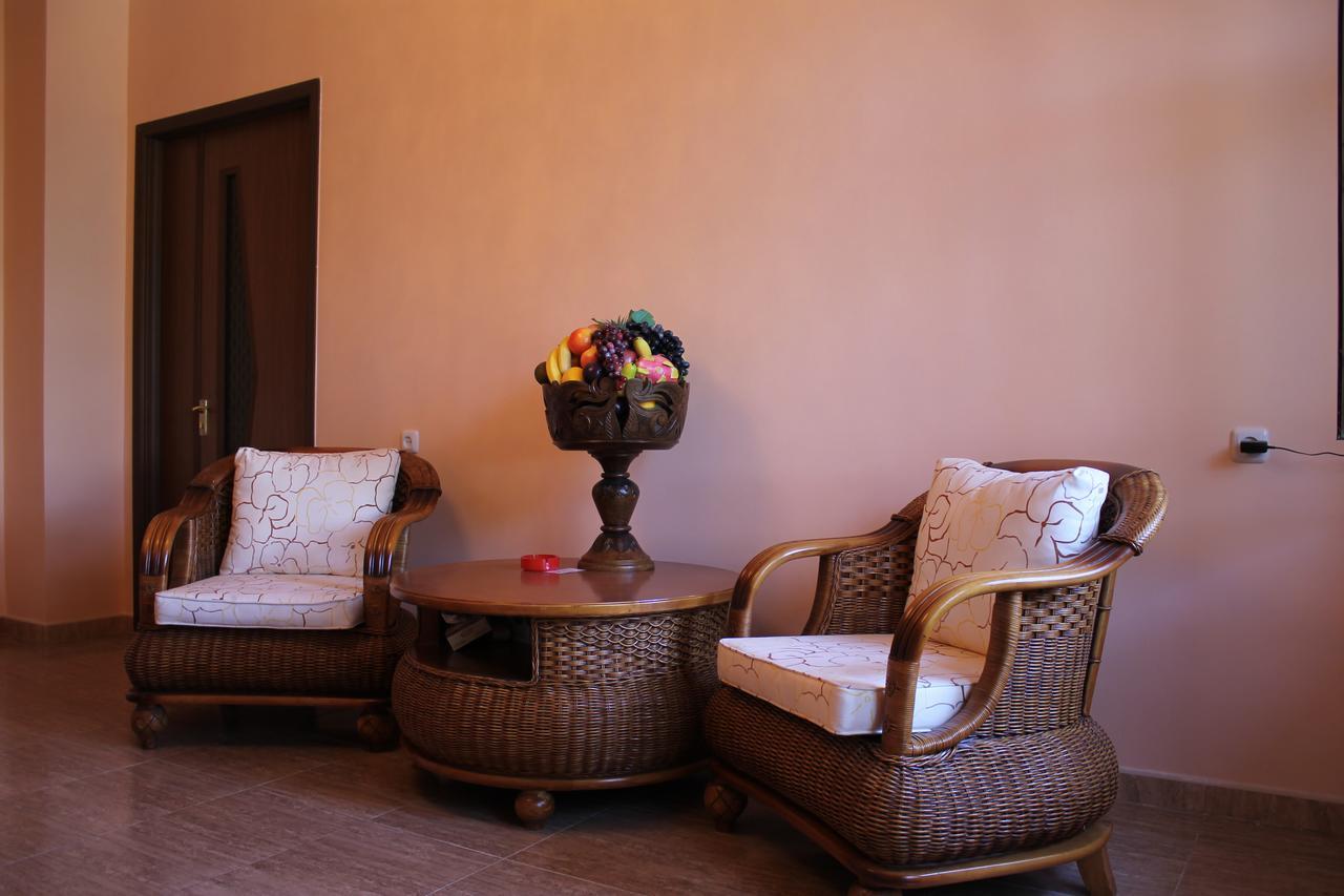 Hotel For You Yerevan Exterior photo